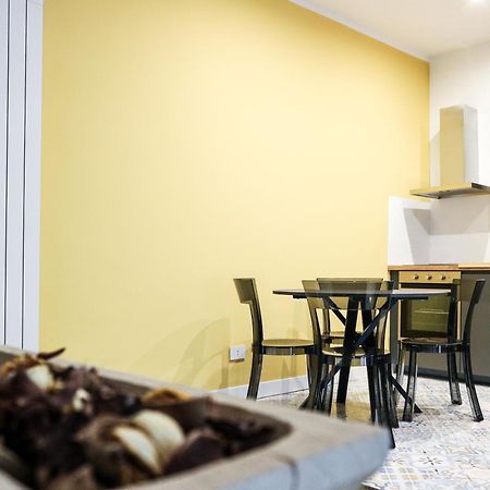 Rrrapido Apartment In Corso San Gottardo - 4 People Мілан Екстер'єр фото